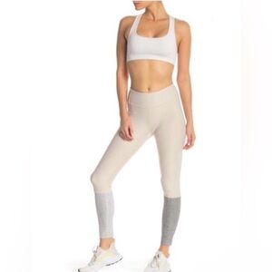 Outdoor Voices 7/8 Dipped Legging in Oatmeal/Dove/Ash Size Small